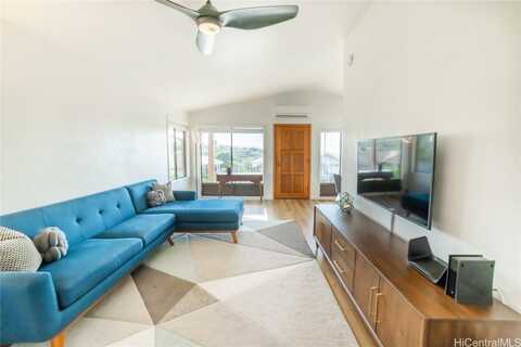 98-1759 Kaahumanu Street, Aiea, HI 96701