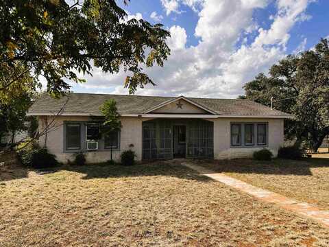 907 Exall Street, Llano, TX 78643