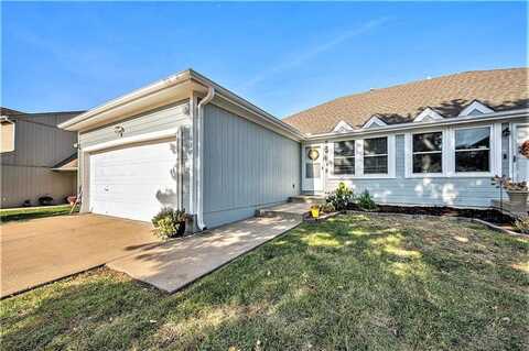 639 NE Swann Circle, Lees Summit, MO 64086