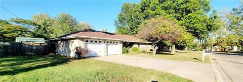 1516 E Lincoln Street, Iola, KS 66749