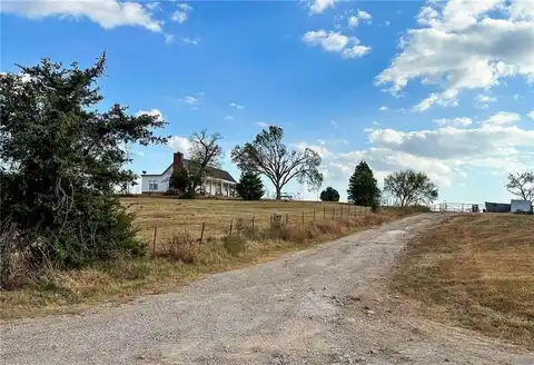 230 SE Star Road, Baxter Springs, KS 66713