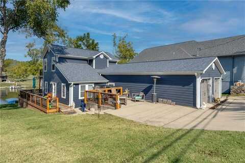 10 Clipper Drive, Lake Tapawingo, MO 64015