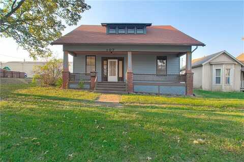 107 W Shawnee Street, Paola, KS 66071