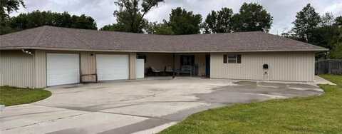 2111 E 14th Street, Pittsburg, KS 66762