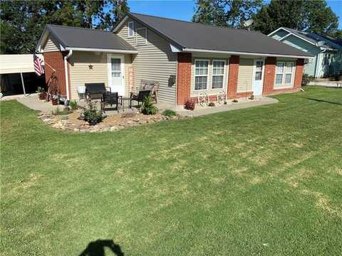 1207 N Main Street, Carrollton, MO 64633