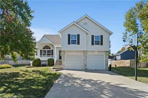 902 Montana Ridge Drive, Grain Valley, MO 64029