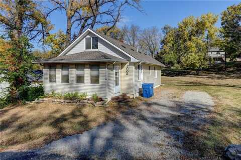 2006 NW 50TH Street, Northmoor, MO 64151