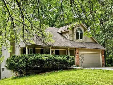 505 NW Delwood Drive, Blue Springs, MO 64015