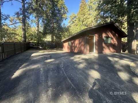 52836 Pine Cove Rd., Idyllwild, CA 92549