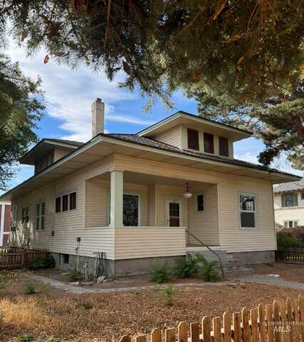 121 7th Ave N, Twin Falls, ID 83301