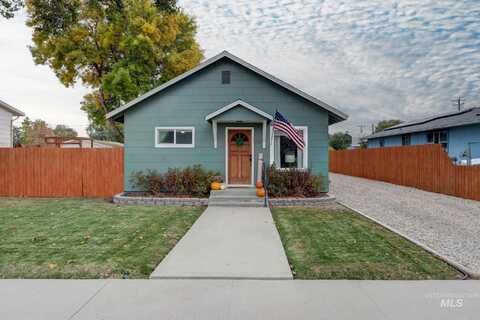 722 E 4th St, Emmett, ID 83617