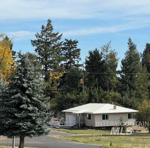 806 6th Ave, Nezperce, ID 83543