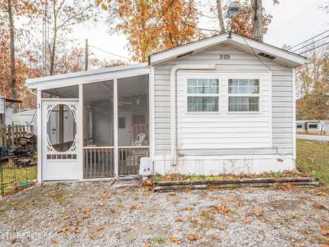 55 Pawnee Tr, Crossville, TN 38572