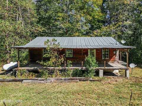 10386 Petros Hwy, Oliver Springs, TN 37840