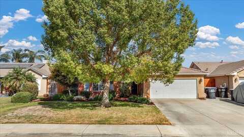 5526 Dorothea Avenue, Visalia, CA 93277