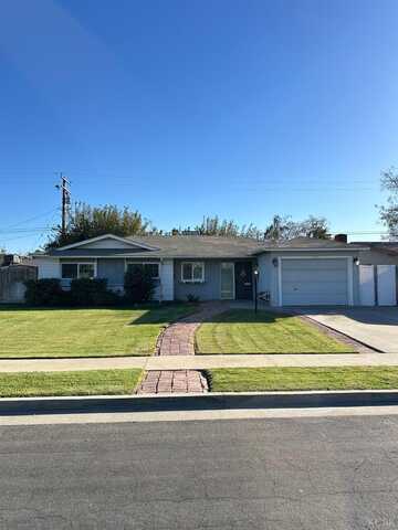 315 Amber Way, Hanford, CA 93230