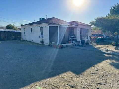 528 Tulare Street, Avenal, CA 93204