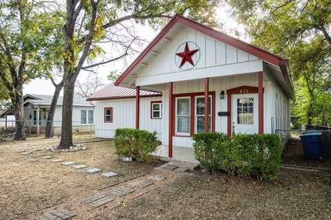 835 Robinson Ave, Kerrville, TX 78028