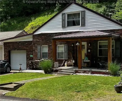 1251 Maple Road, Belle, WV 25015