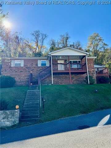 111 Roberts Road, Dunbar, WV 25064