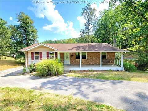 100 Forest Lane, Oak Hill, WV 25901