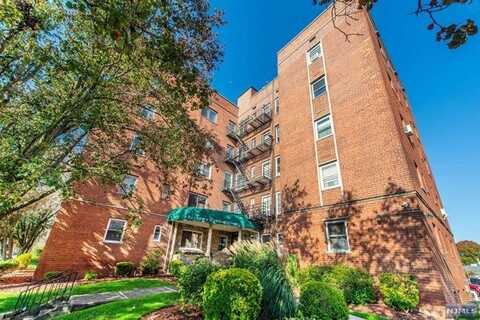 210 Woodcliff Avenue, North Bergen, NJ 07047