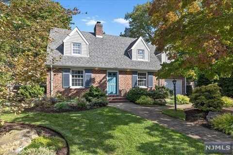 39 Oak Street, Tenafly, NJ 07670