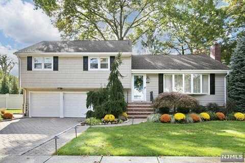 337 Country Club Drive, Oradell, NJ 07649