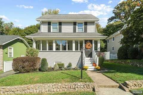 31 Payne Avenue, Midland Park, NJ 07432