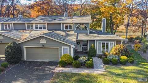 21 Stone Row Lane, Jefferson Township, NJ 07438