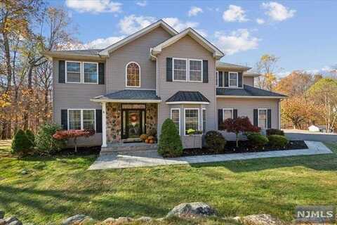 7 Stonehedge Lane, Byram, NJ 07821