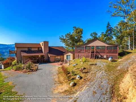 1121 Hollyberry Court, Sevierville, TN 37876