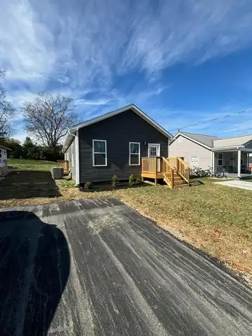 424 Cardwell Avenue, Harrodsburg, KY 40330