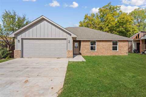 805 D Ave, Cache, OK 73527