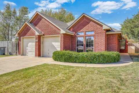 608 NW Waterford Dr, Lawton, OK 73505