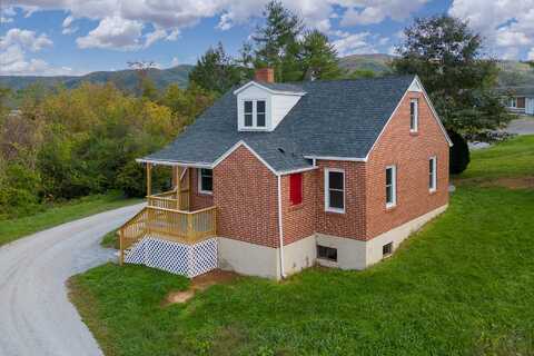 93 Cameron St, Natural Bridge Station, VA 24579