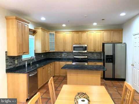 631 FAWN CIR, KING OF PRUSSIA, PA 19406