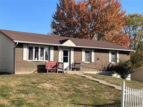 60 Carriage Road, Hannibal, MO 63401