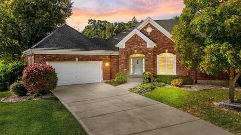 2721 Fairway Oaks Drive, Lake Saint Louis, MO 63367