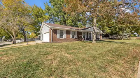 701 Concordia Lane, Saint Charles, MO 63301