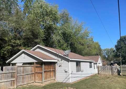 300 W 5th Street, Dixon, MO 65459