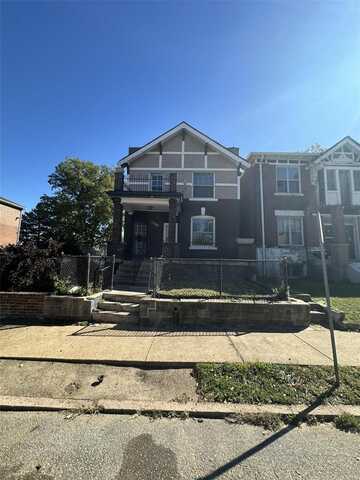 1386 Burd Avenue, Saint Louis, MO 63112