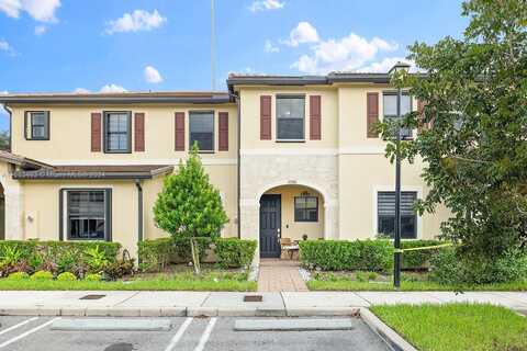 10561 W 32nd Ln, Hialeah, FL 33018