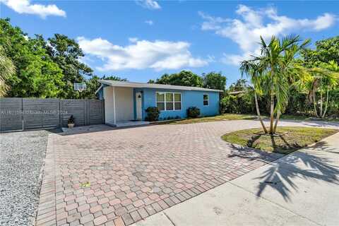 4740 NE 2nd Ter, Deerfield Beach, FL 33064