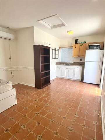 1601 NE 175 ST, North Miami Beach, FL 33162