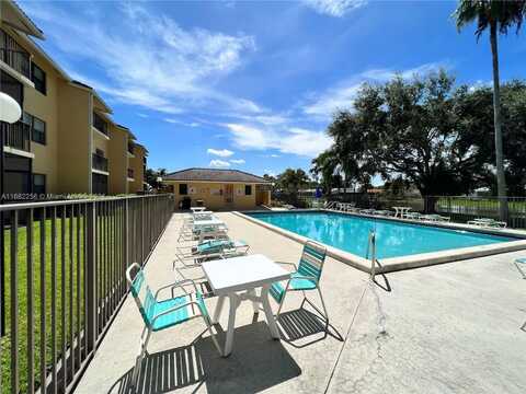 11477 NW 39th Ct, Coral Springs, FL 33065