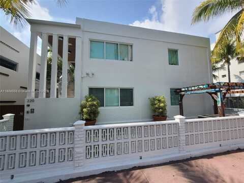 220 Collins Ave, Miami Beach, FL 33139