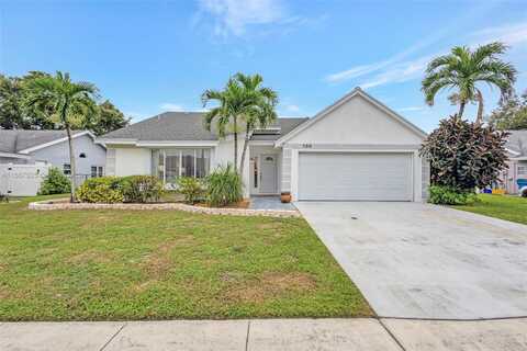 130 Sherwood Dr, Royal Palm Beach, FL 33411