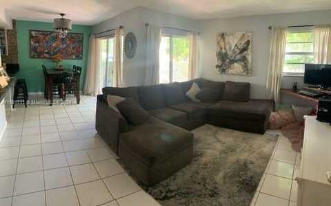 11133 NW 7th St, Miami, FL 33172