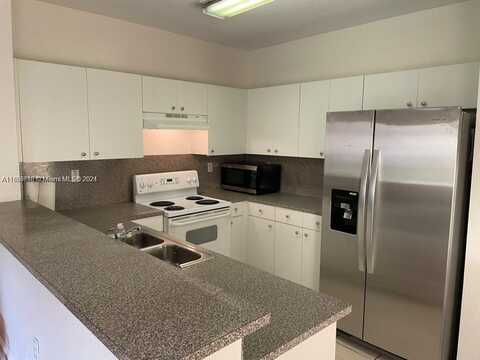 8430 SW 150th Ave, Miami, FL 33193